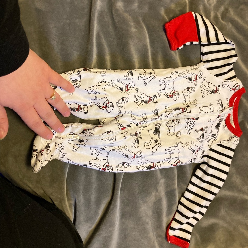 Newborn gender neutral outfits never worn